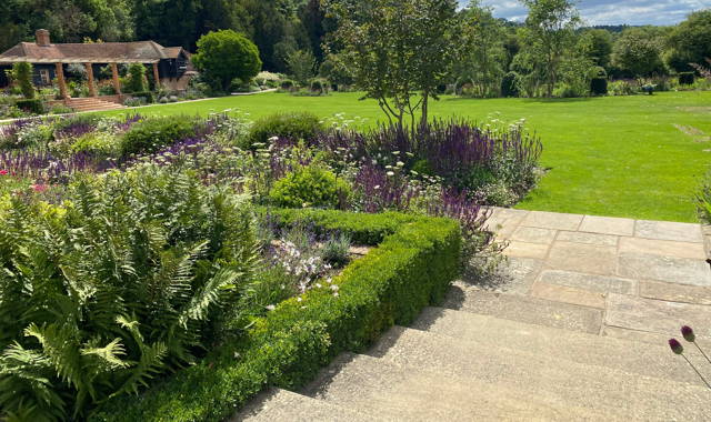 Jardin au bord de l'eau block
